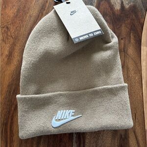 NWT Nike toque